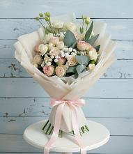 Букет цветов из:  Розы и Лизиантусы в Назарово