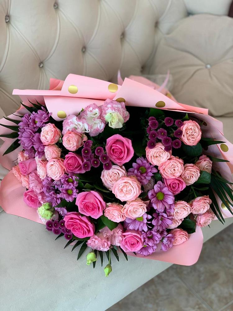 Букет Ваше величество в Назарово Букет цветов из: Хризантемы, Розы и Лизиантусы в Назарово