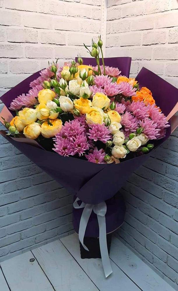 Букет Красочный праздник в Назарово Букет цветов из: Хризантемы и Розы в Назарово
