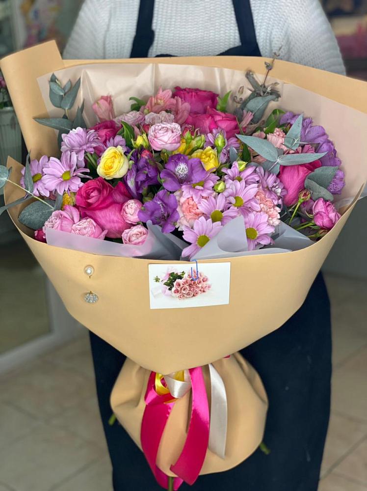 Букет цветов из: Хризантемы, Гвоздики и Альстромерии в Назарово