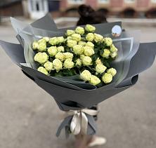 Букет Белые кустовые розы Солинеро в Назарово