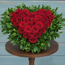 Композиция Сердце в любви в Назарово Цветочная композиция из Розы в виде сердца в Назарово