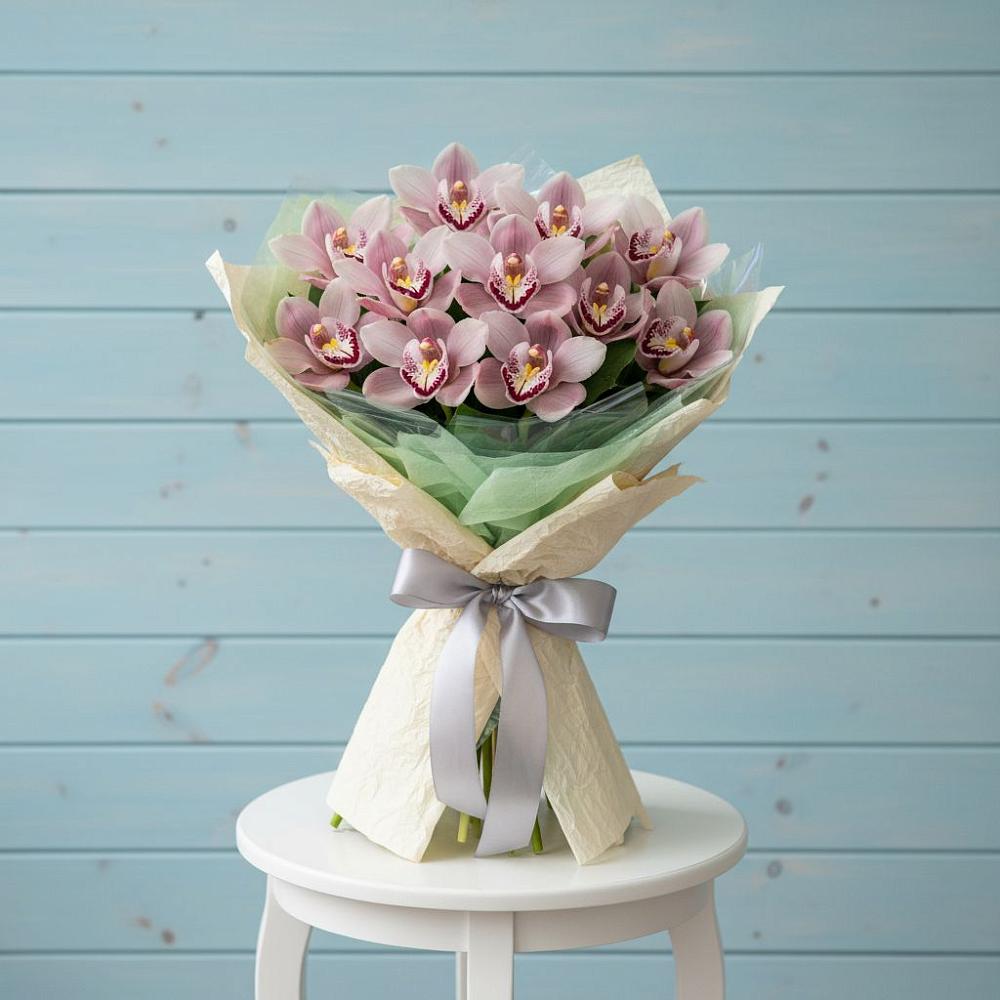 Букет 11 орхидей в Назарово Букет цветов из: Орхидеи и Розы в Назарово