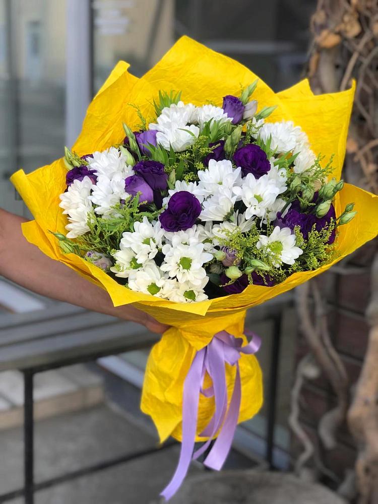 Букет облака в Назарово Букет цветов из: Ирисы, Хризантемы и Ромашки в Назарово