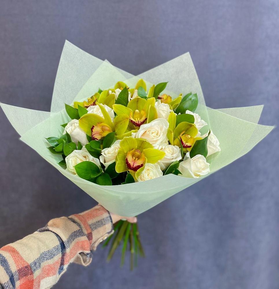 Букет цветов из: Орхидеи и Розы в Назарово