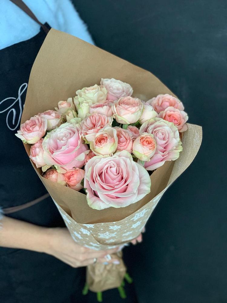 Букет ванильный зефир в Назарово Букет цветов из: Хризантемы и Розы в Назарово