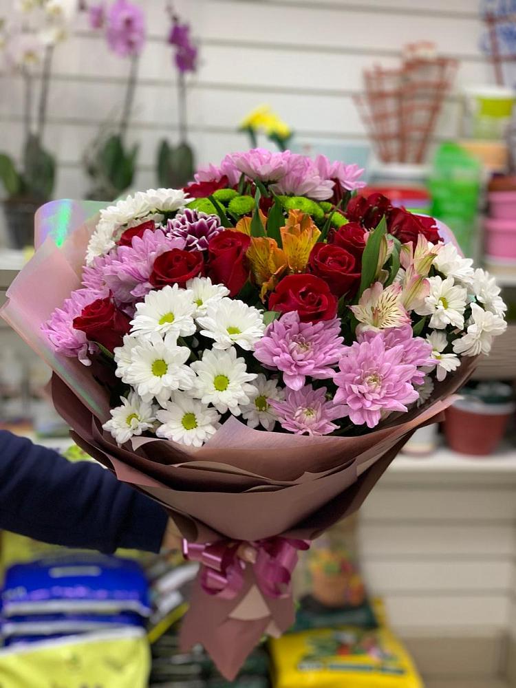 Букет салют цветов в Назарово Букет цветов из: Розы, Хризантемы и Альстромерии в Назарово