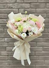 Букет цветов из:  Гвоздики, Розы, Лизиантусы и Хризантемы в Назарово