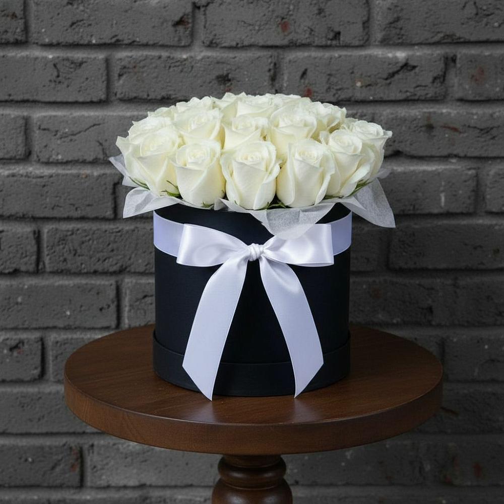 Композиция воздушная нежность в Назарово Цветочная композиция из Розы в шляпной коробке в Назарово