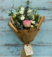 Букет цветов из:  Розы и Лизиантусы #REPLACE_PRED# Назарово