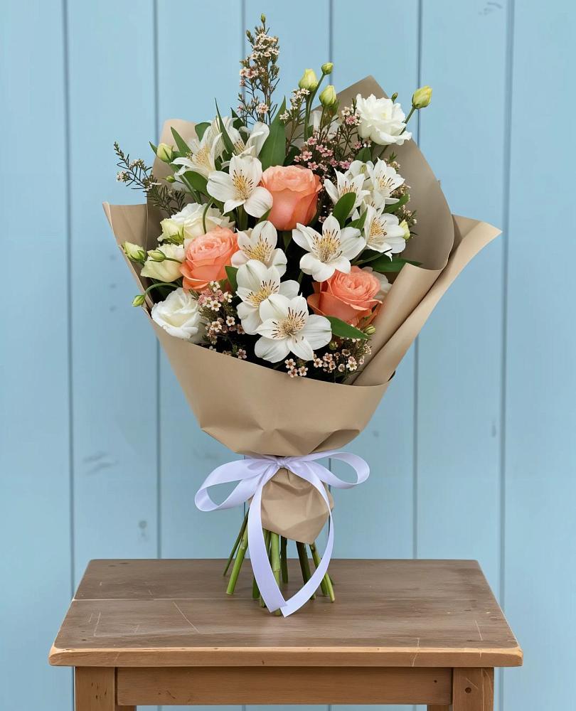 Букет яркий комплимент в Назарово Букет цветов из: Альстромерии, Лизиантусы, Розы и Хризантемы в Назарово